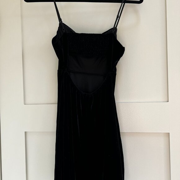 Urban Outfitter Mallory Velvet Mini Dress Size XS Color: Black - Picture 7 of 10